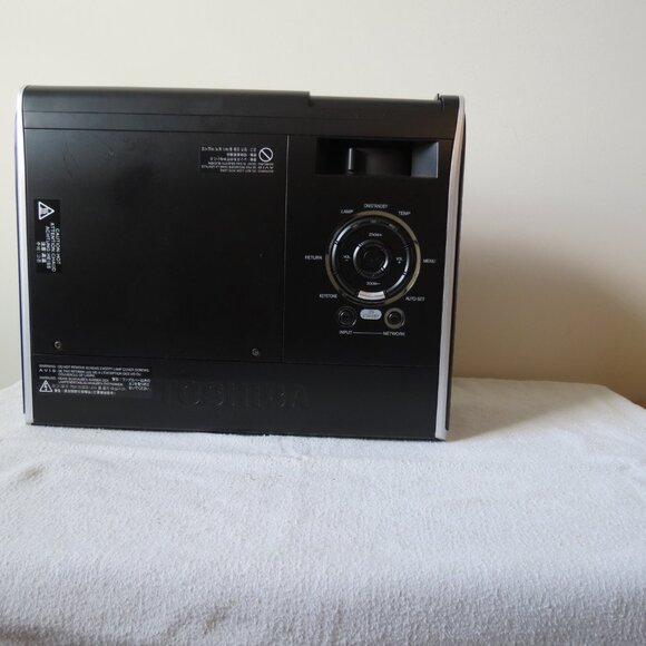 Toshiba TDP-EX20 Video Projector Texas Instruments DLP w/ Padded Carrying Case - Picture 2 of 11